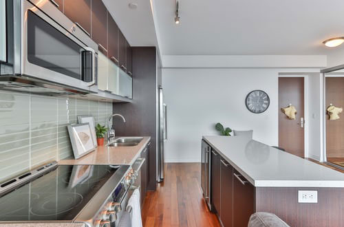 揮向造假企業(yè)、地方環(huán)保部門和地方政府